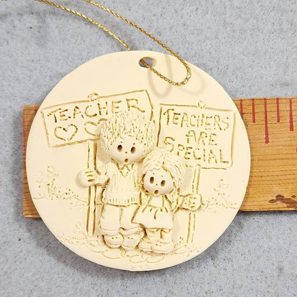 Vintage LaBerge 1993 TEACHERS ARE SPECIAL Boy Girl Signs Christmas Ornament - Picture 2 of 4